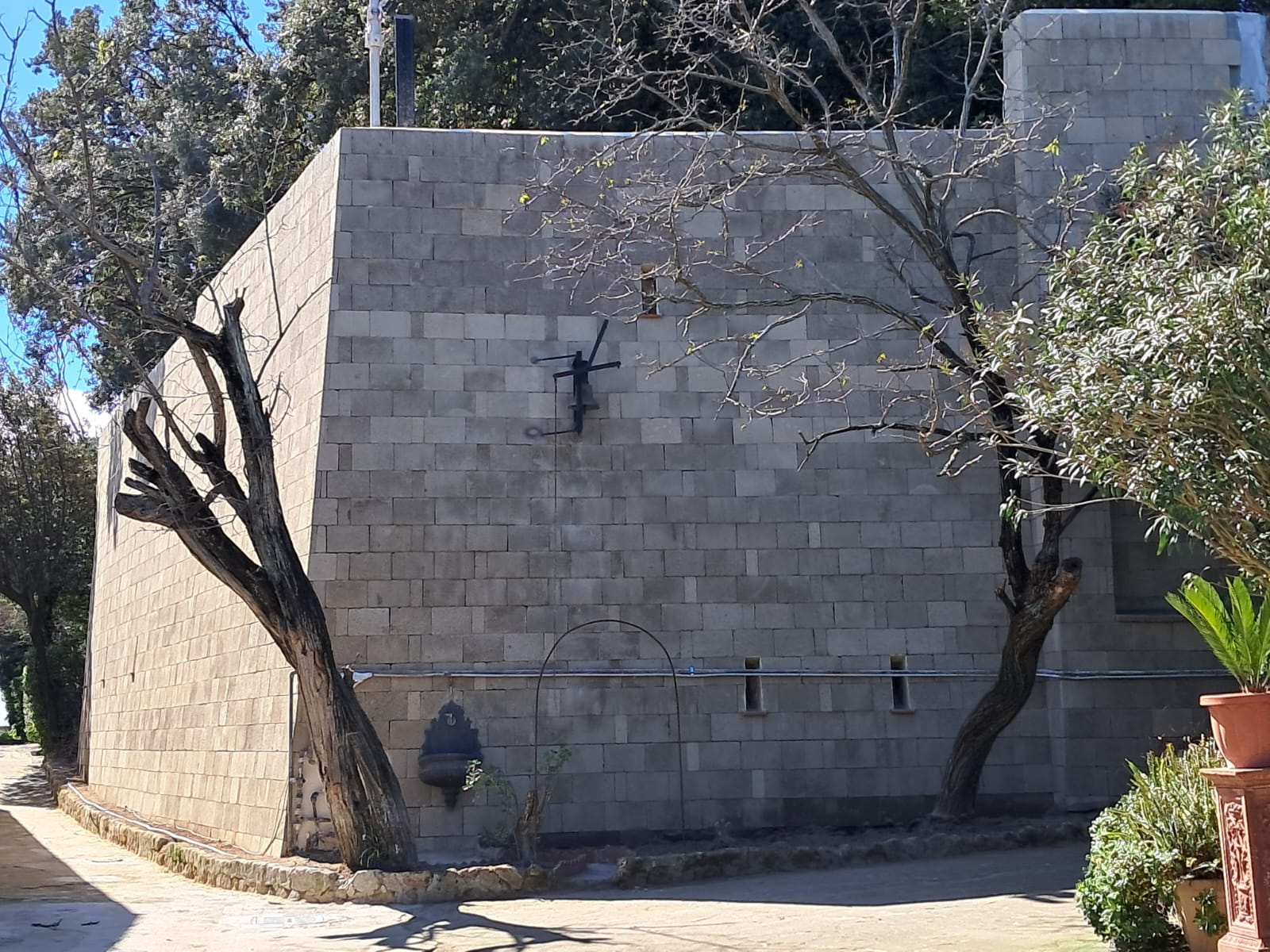 fee41070-f459-43f5-af8b-0c2418f150a7